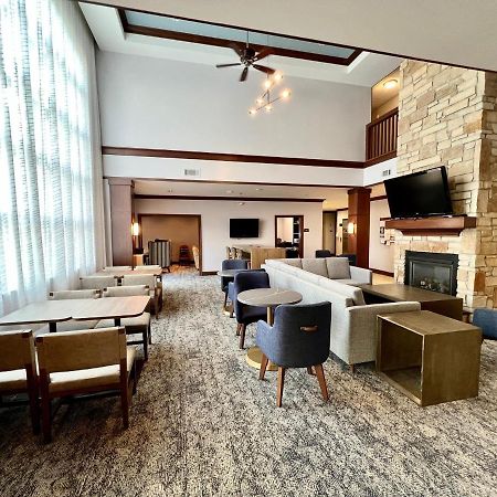 Staybridge Suites Milwaukee West-Oconomowoc By Ihg Extérieur photo