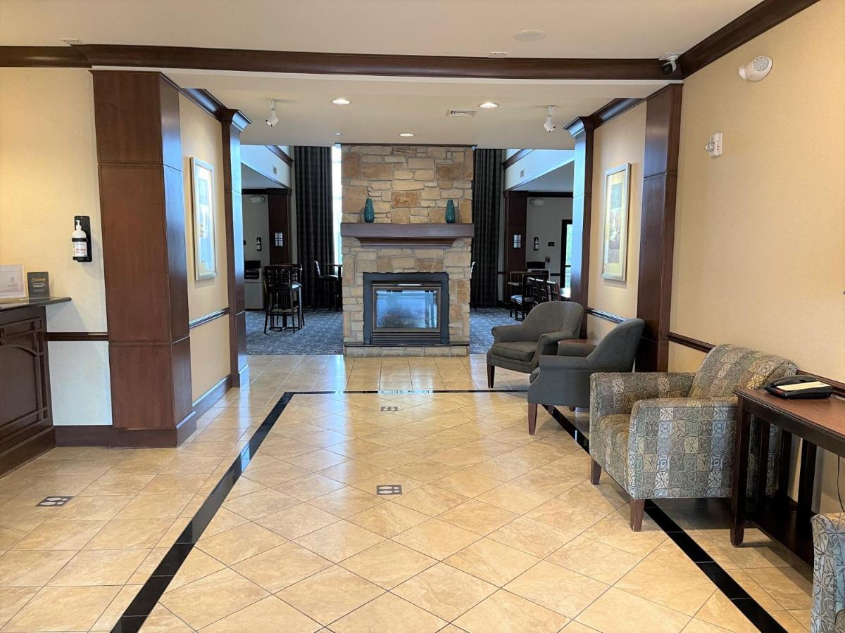 Staybridge Suites Milwaukee West-Oconomowoc By Ihg Extérieur photo