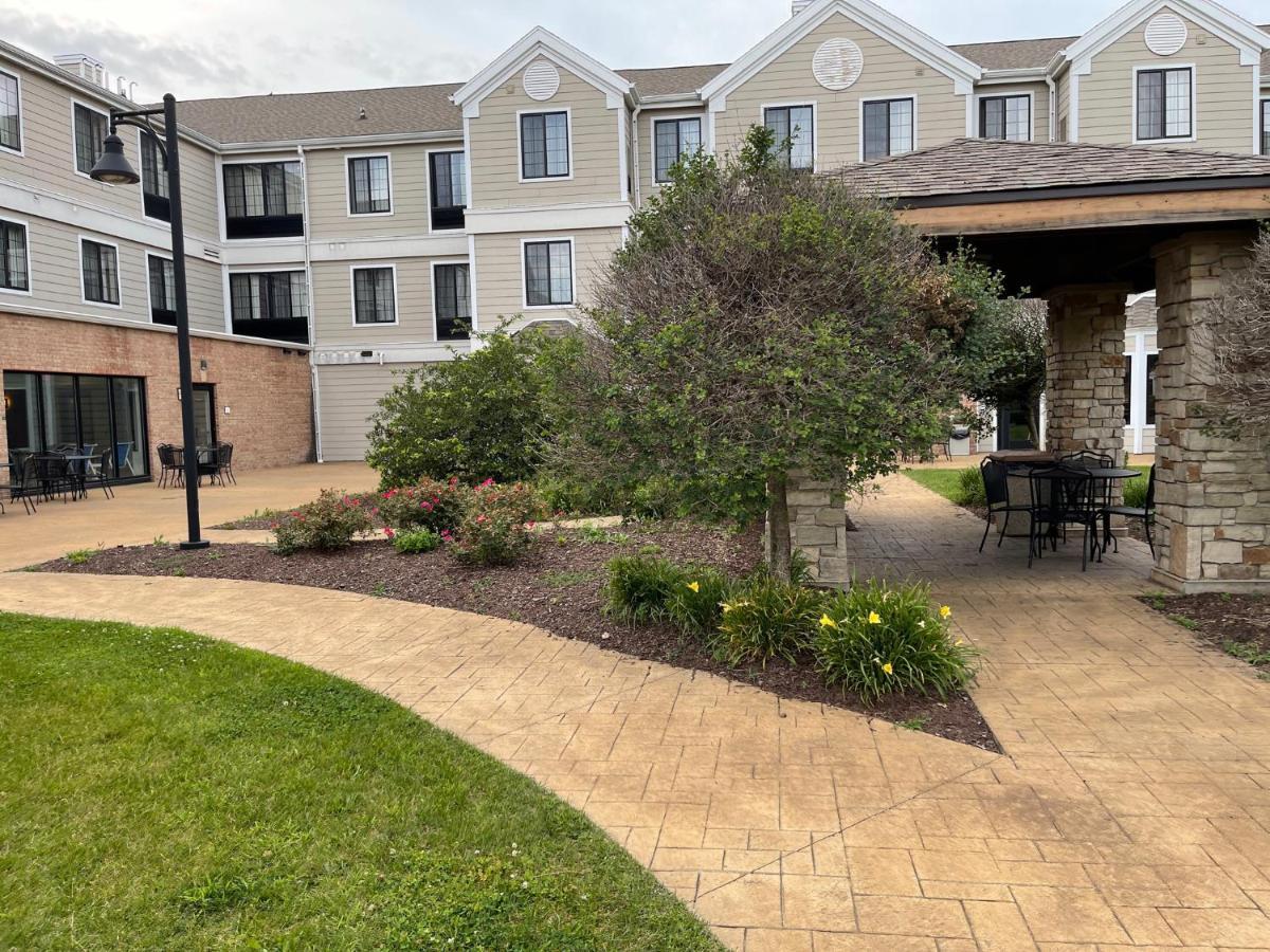 Staybridge Suites Milwaukee West-Oconomowoc By Ihg Extérieur photo
