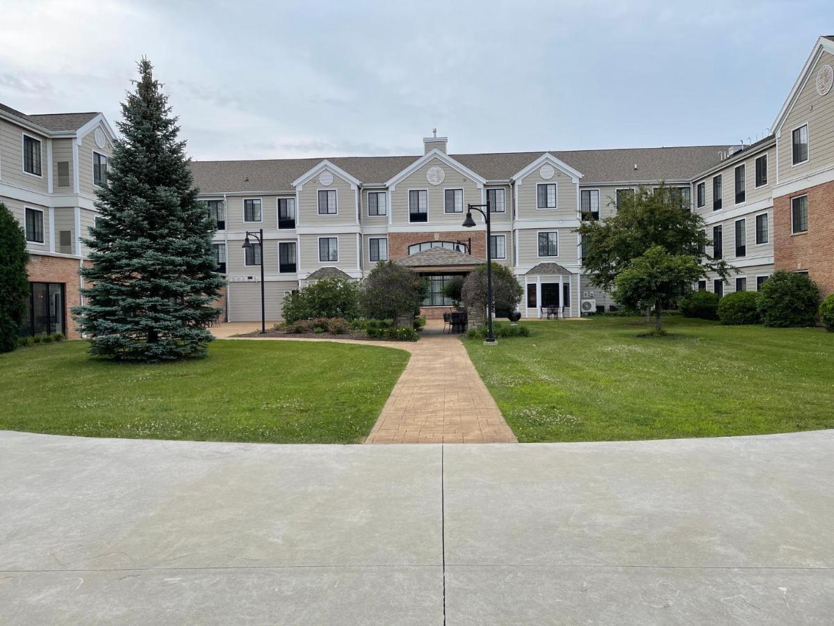 Staybridge Suites Milwaukee West-Oconomowoc By Ihg Extérieur photo