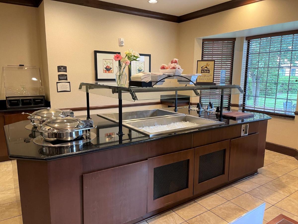Staybridge Suites Milwaukee West-Oconomowoc By Ihg Extérieur photo