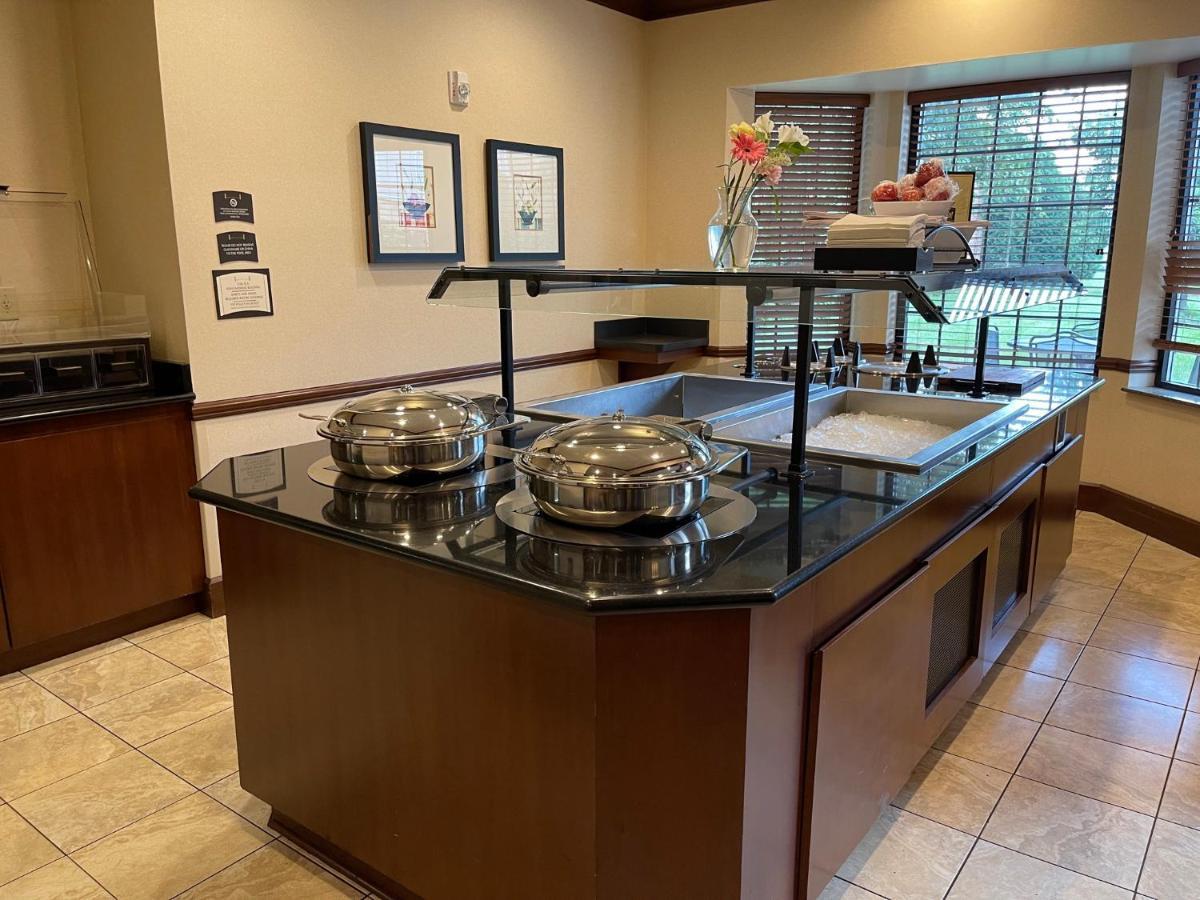 Staybridge Suites Milwaukee West-Oconomowoc By Ihg Extérieur photo