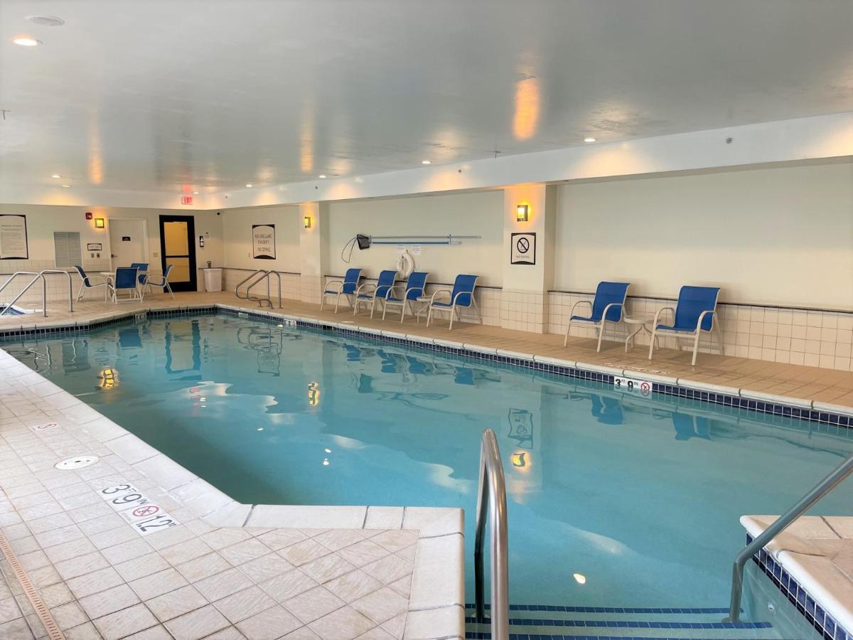 Staybridge Suites Milwaukee West-Oconomowoc By Ihg Extérieur photo
