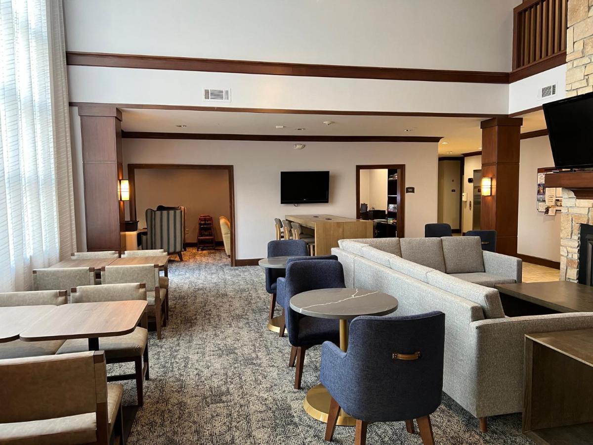 Staybridge Suites Milwaukee West-Oconomowoc By Ihg Extérieur photo