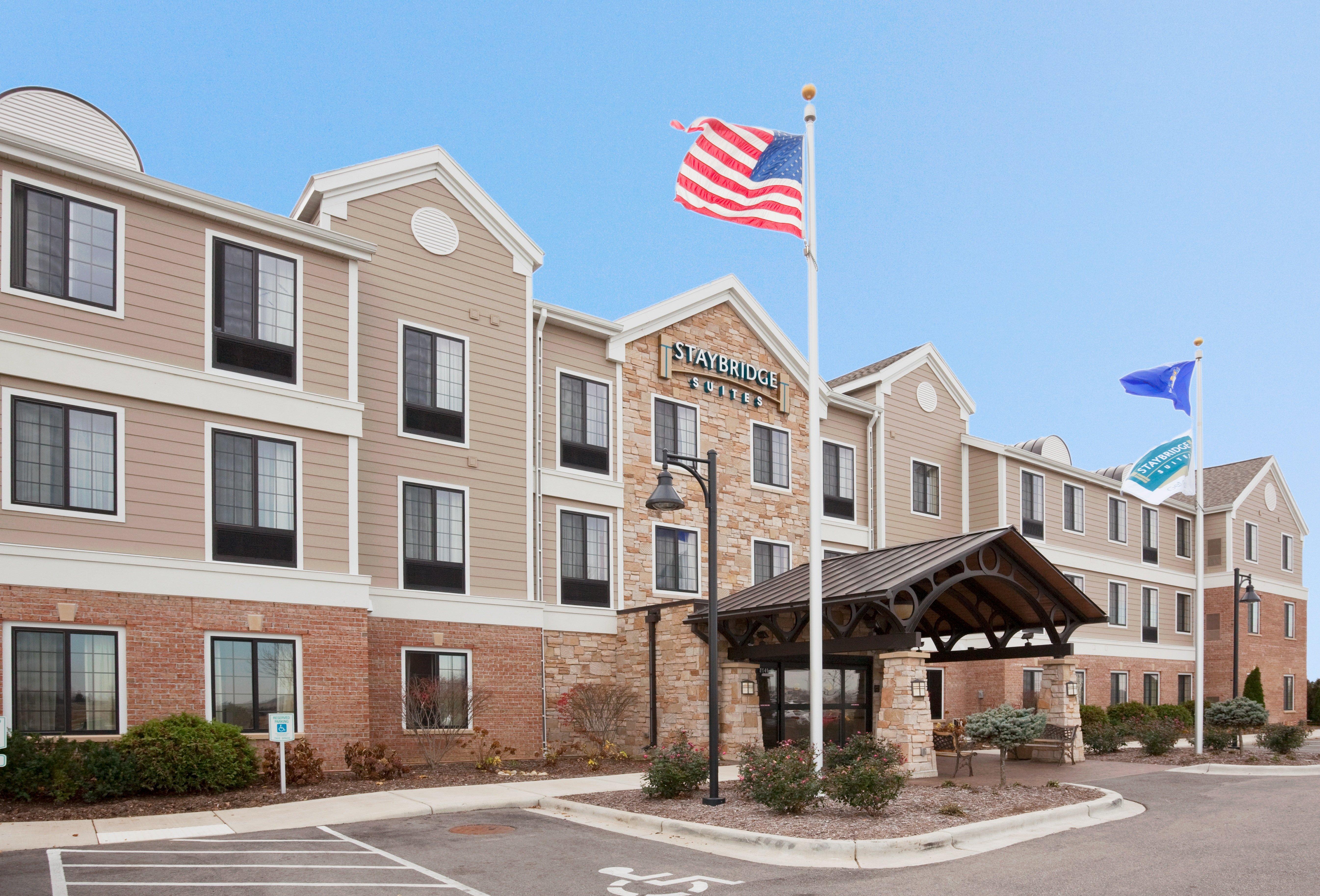 Staybridge Suites Milwaukee West-Oconomowoc By Ihg Extérieur photo