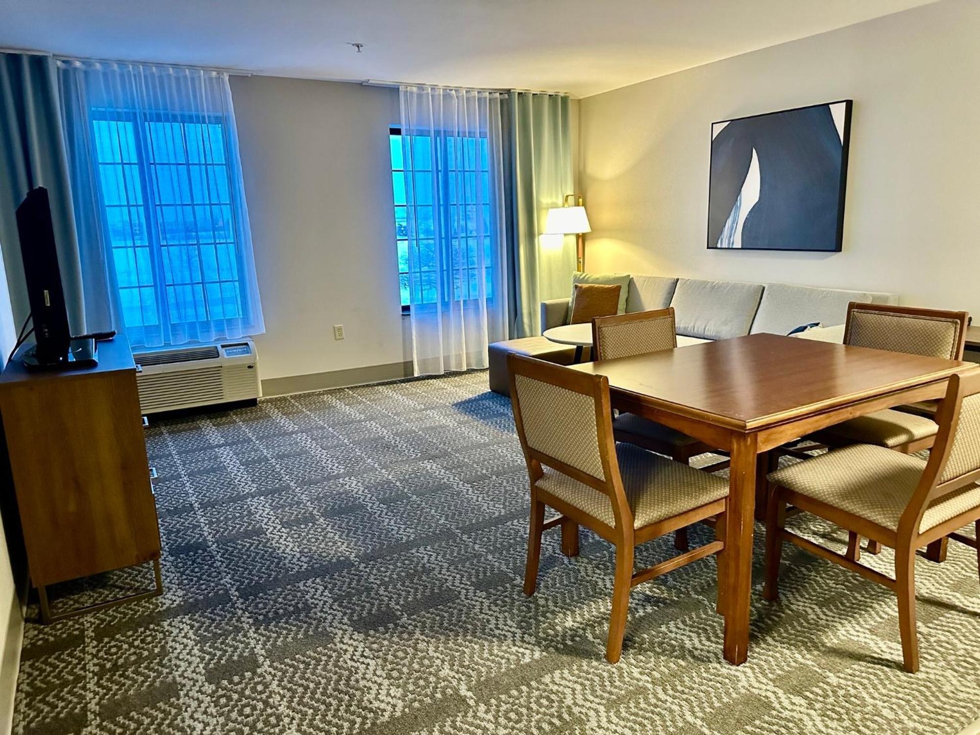 Staybridge Suites Milwaukee West-Oconomowoc By Ihg Extérieur photo