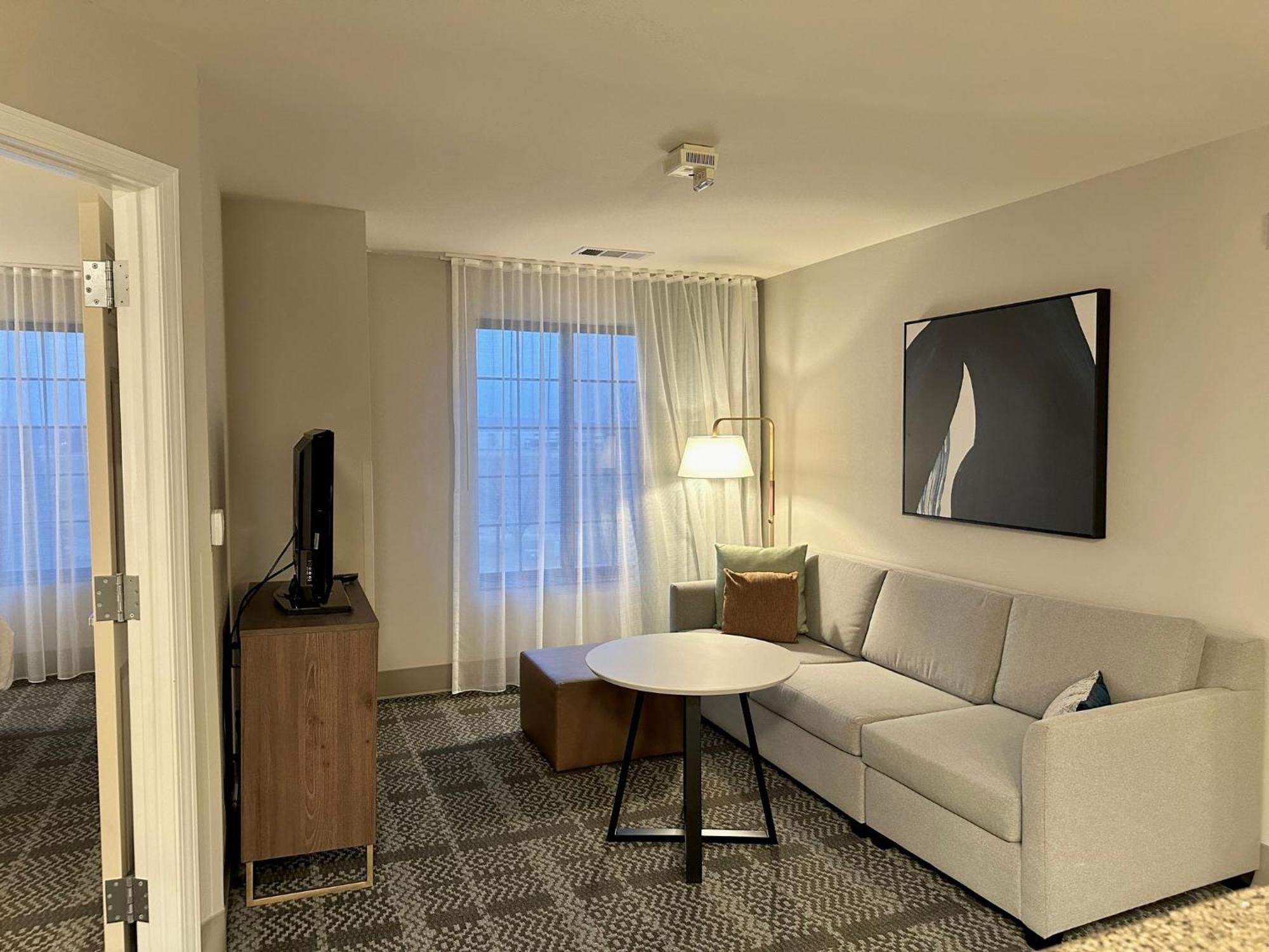 Staybridge Suites Milwaukee West-Oconomowoc By Ihg Extérieur photo
