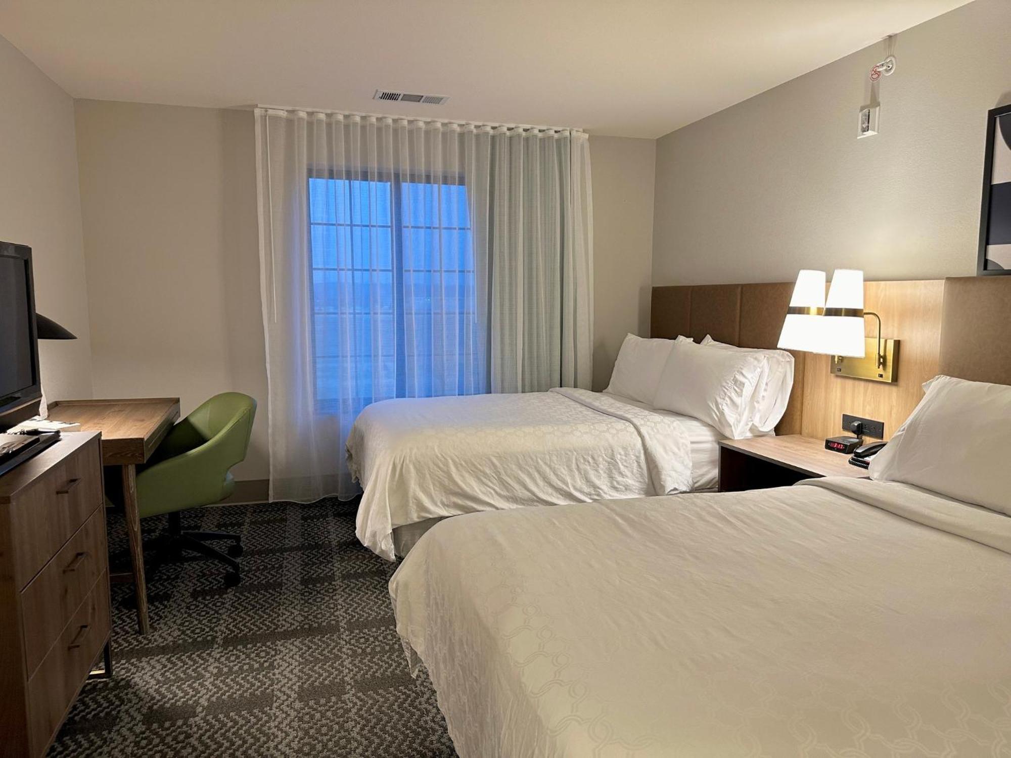 Staybridge Suites Milwaukee West-Oconomowoc By Ihg Extérieur photo