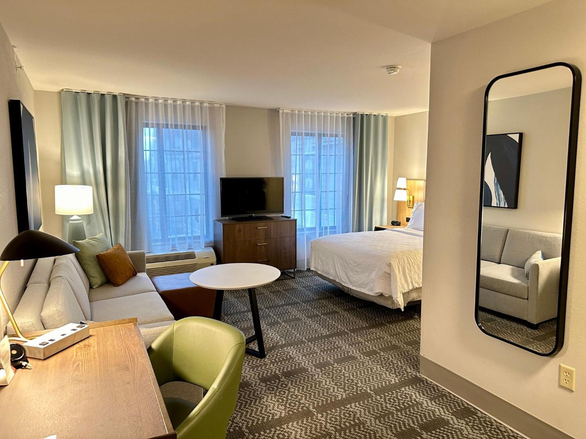 Staybridge Suites Milwaukee West-Oconomowoc By Ihg Extérieur photo