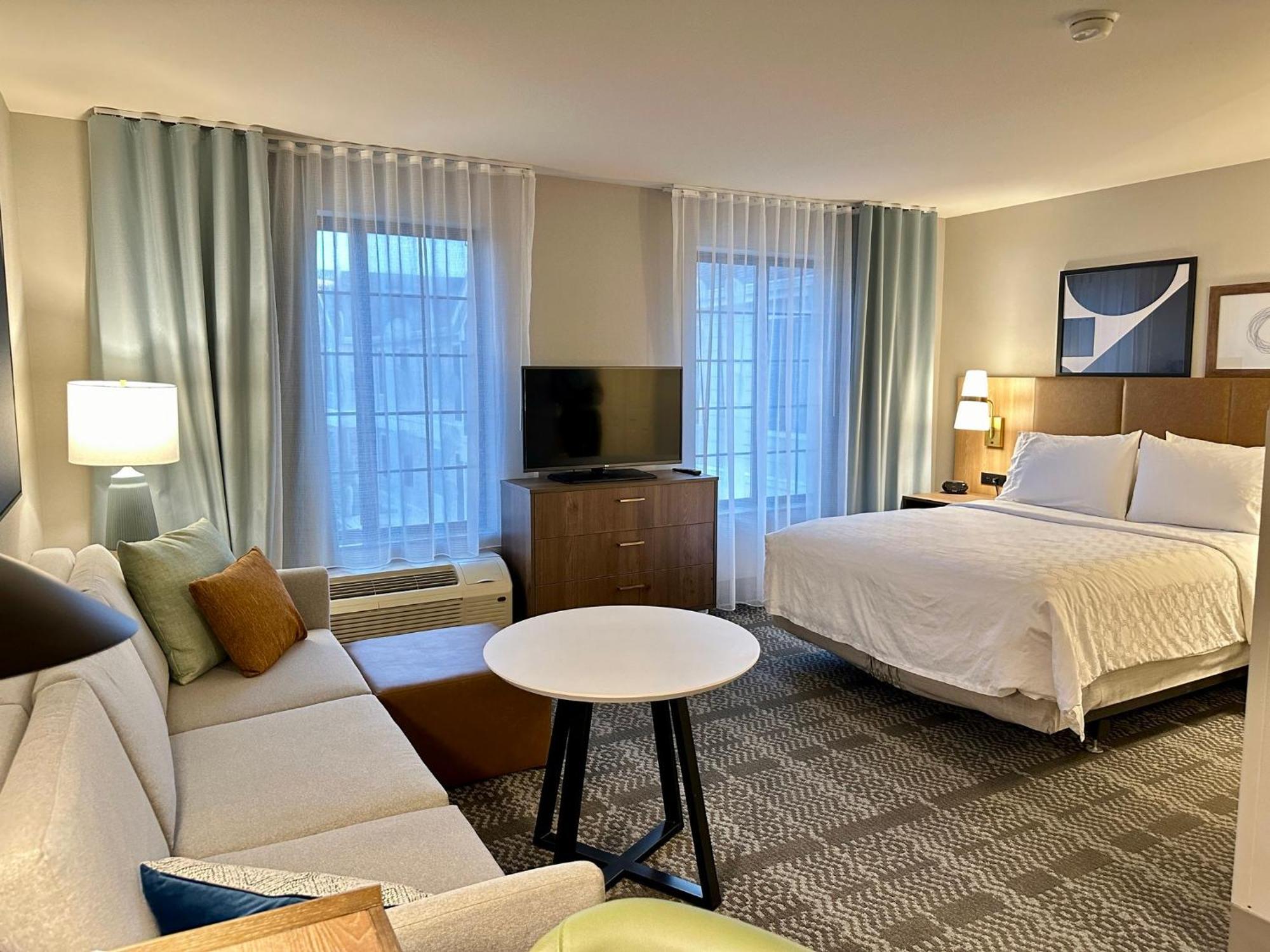 Staybridge Suites Milwaukee West-Oconomowoc By Ihg Extérieur photo