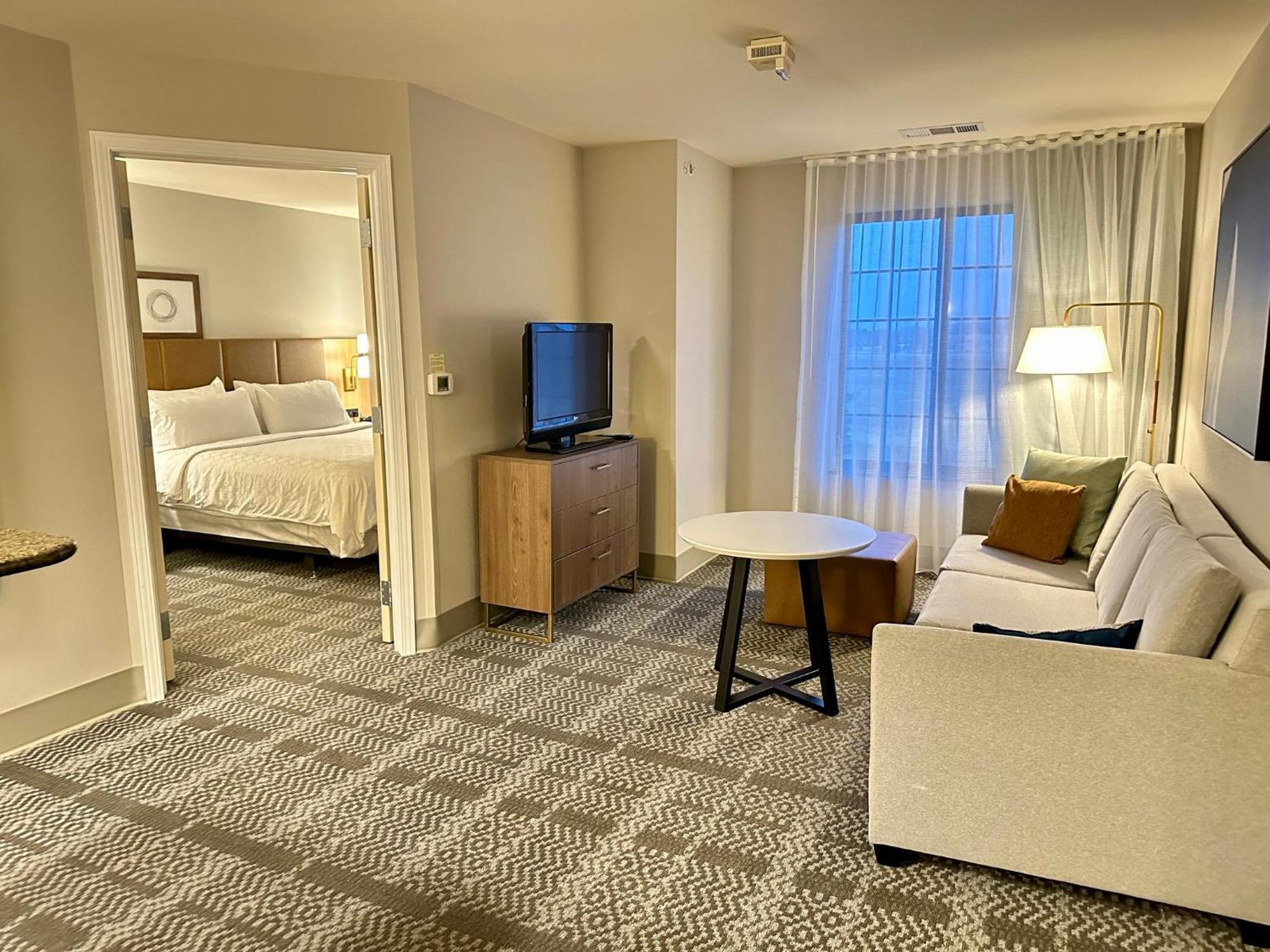 Staybridge Suites Milwaukee West-Oconomowoc By Ihg Extérieur photo