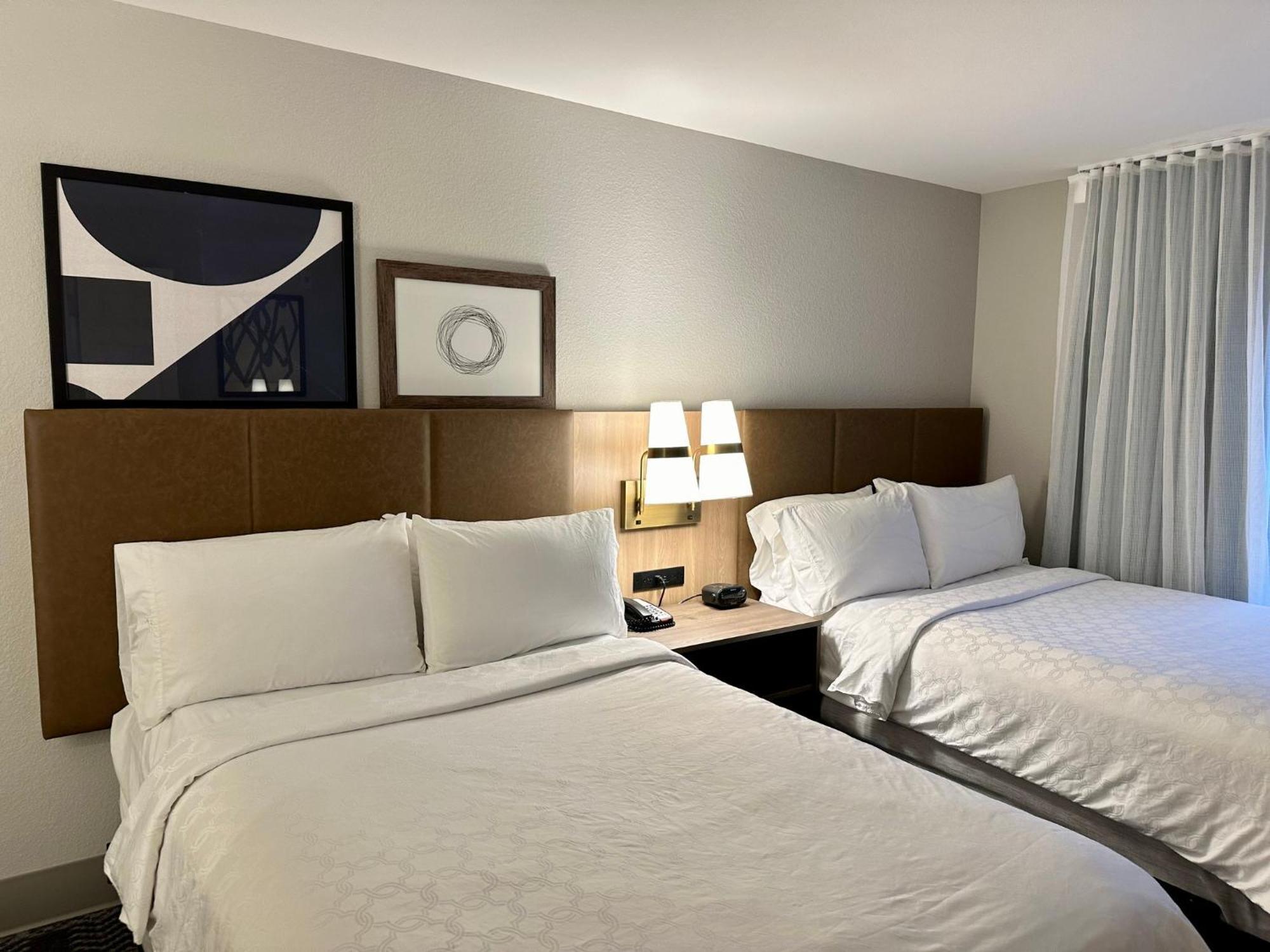 Staybridge Suites Milwaukee West-Oconomowoc By Ihg Extérieur photo