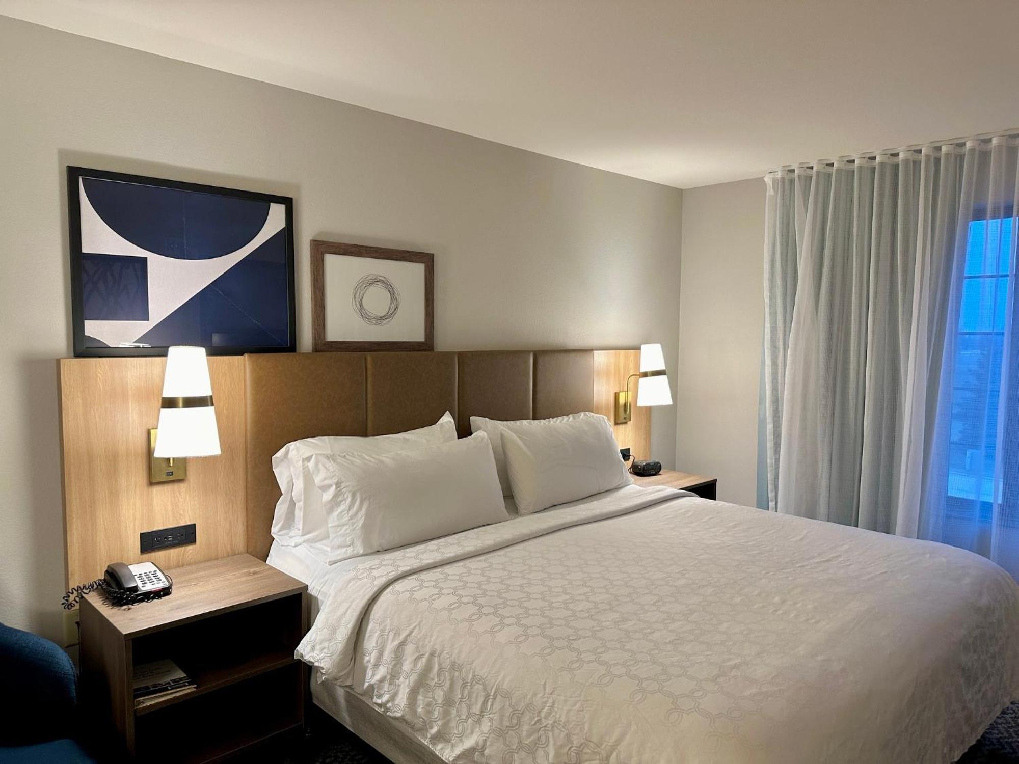 Staybridge Suites Milwaukee West-Oconomowoc By Ihg Extérieur photo