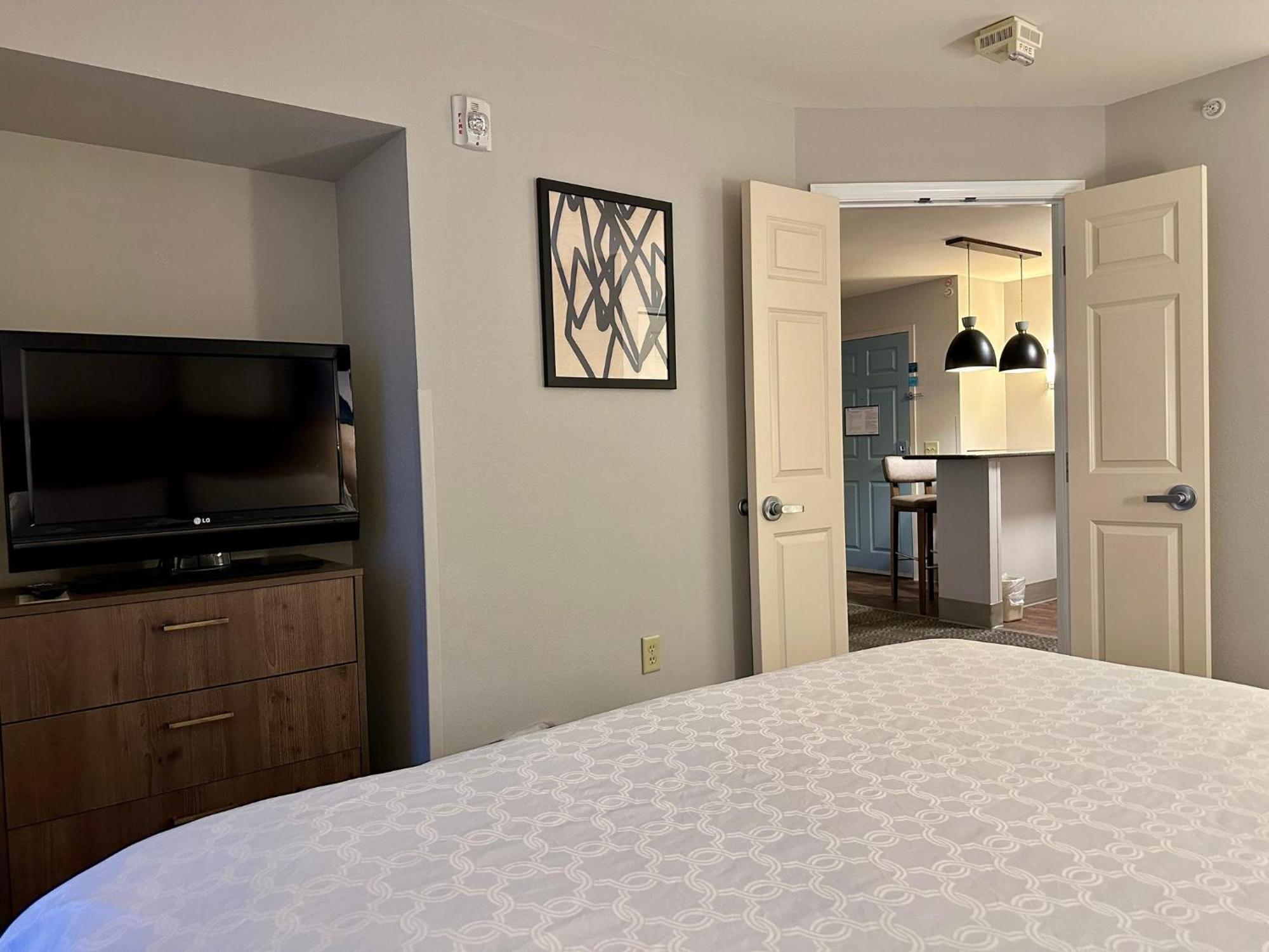 Staybridge Suites Milwaukee West-Oconomowoc By Ihg Extérieur photo