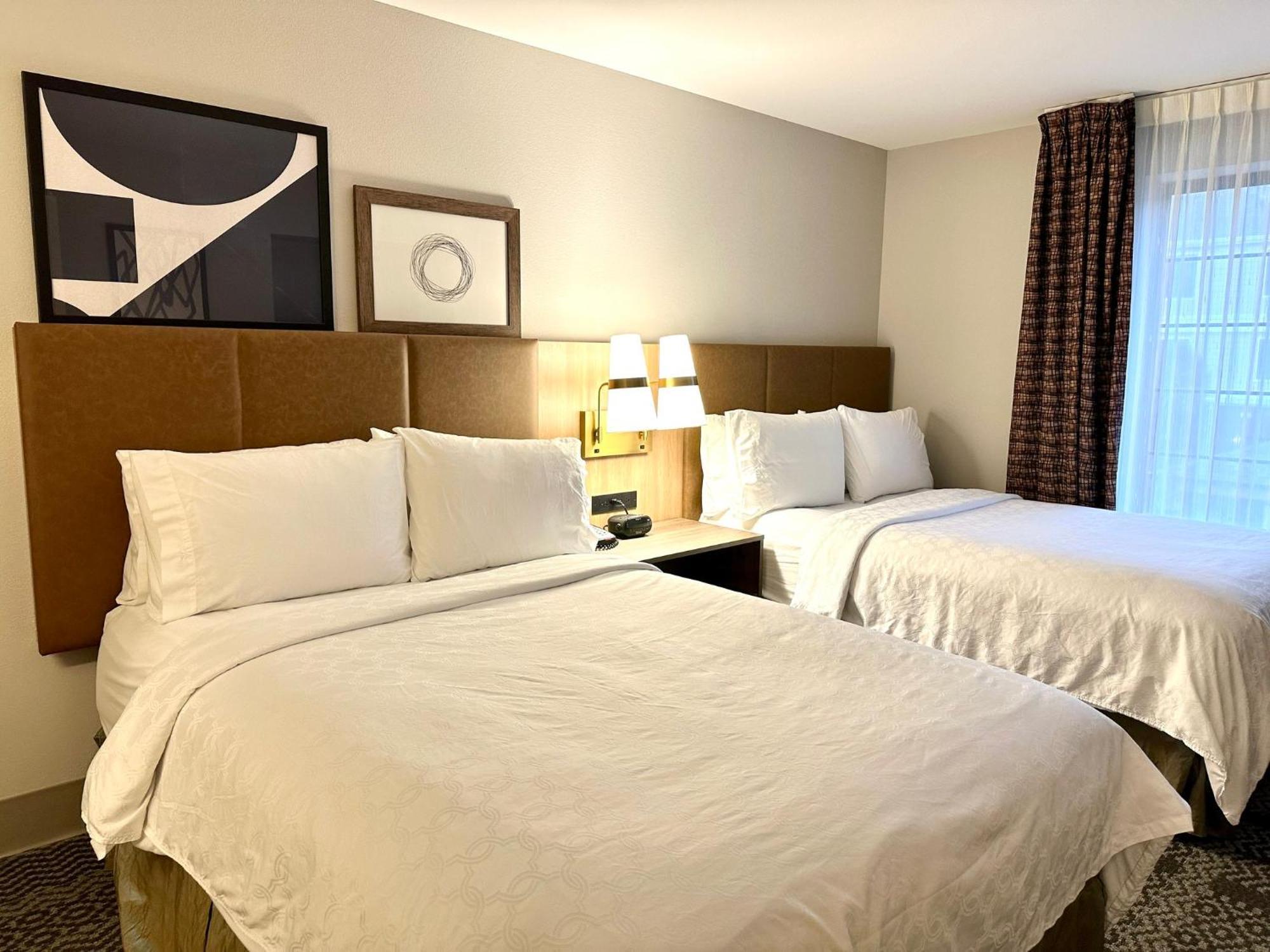 Staybridge Suites Milwaukee West-Oconomowoc By Ihg Extérieur photo