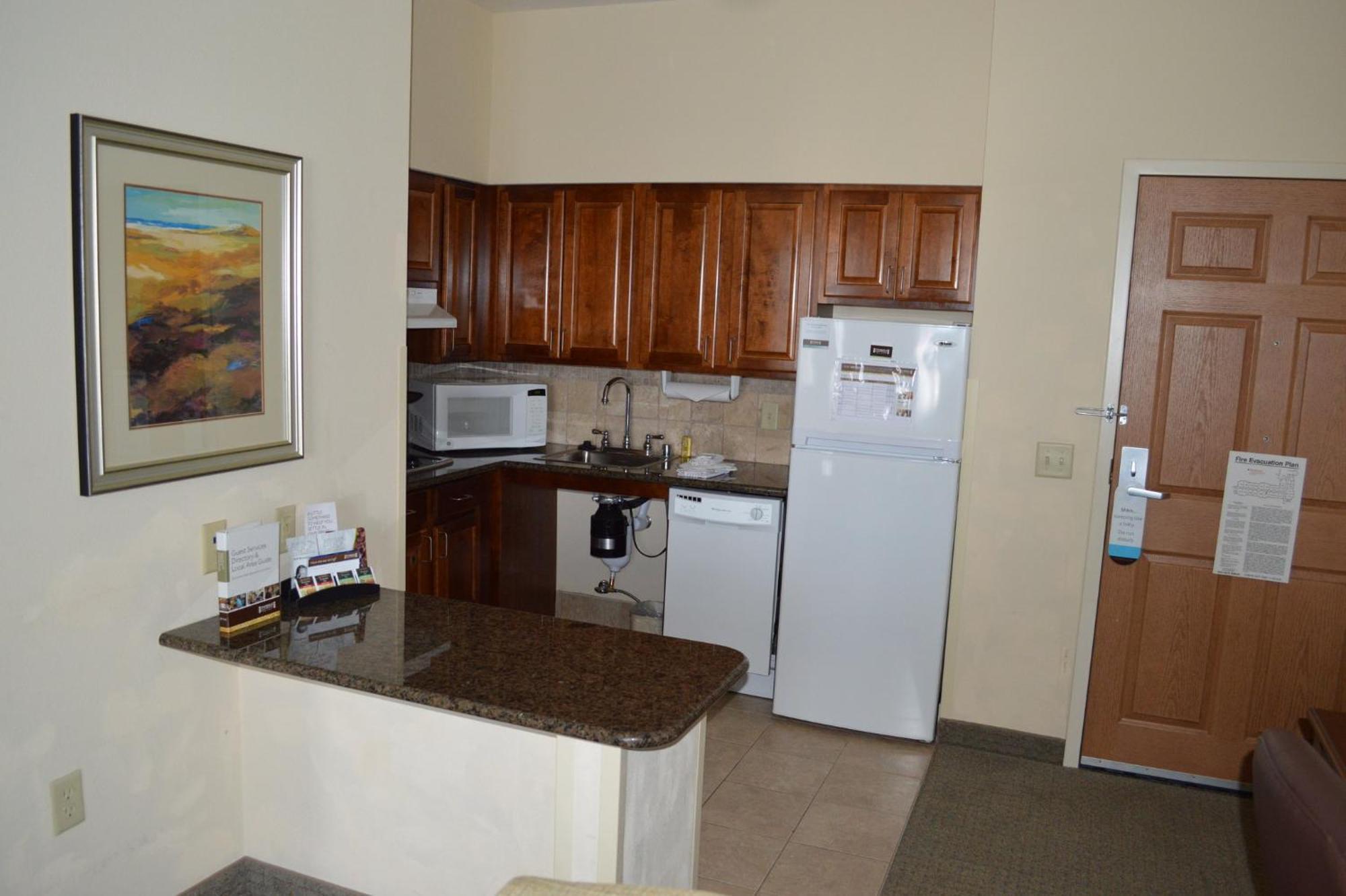 Staybridge Suites Milwaukee West-Oconomowoc By Ihg Extérieur photo