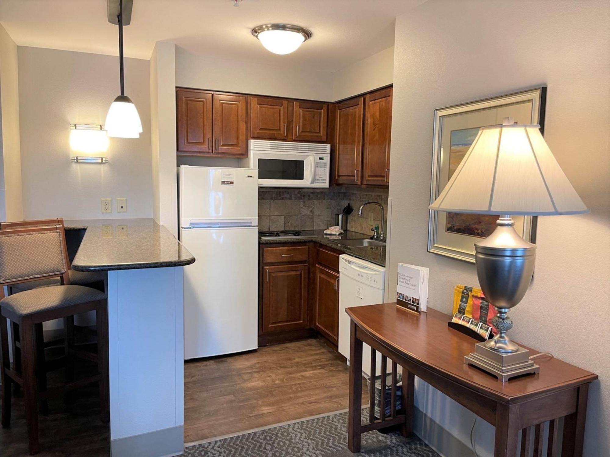Staybridge Suites Milwaukee West-Oconomowoc By Ihg Extérieur photo