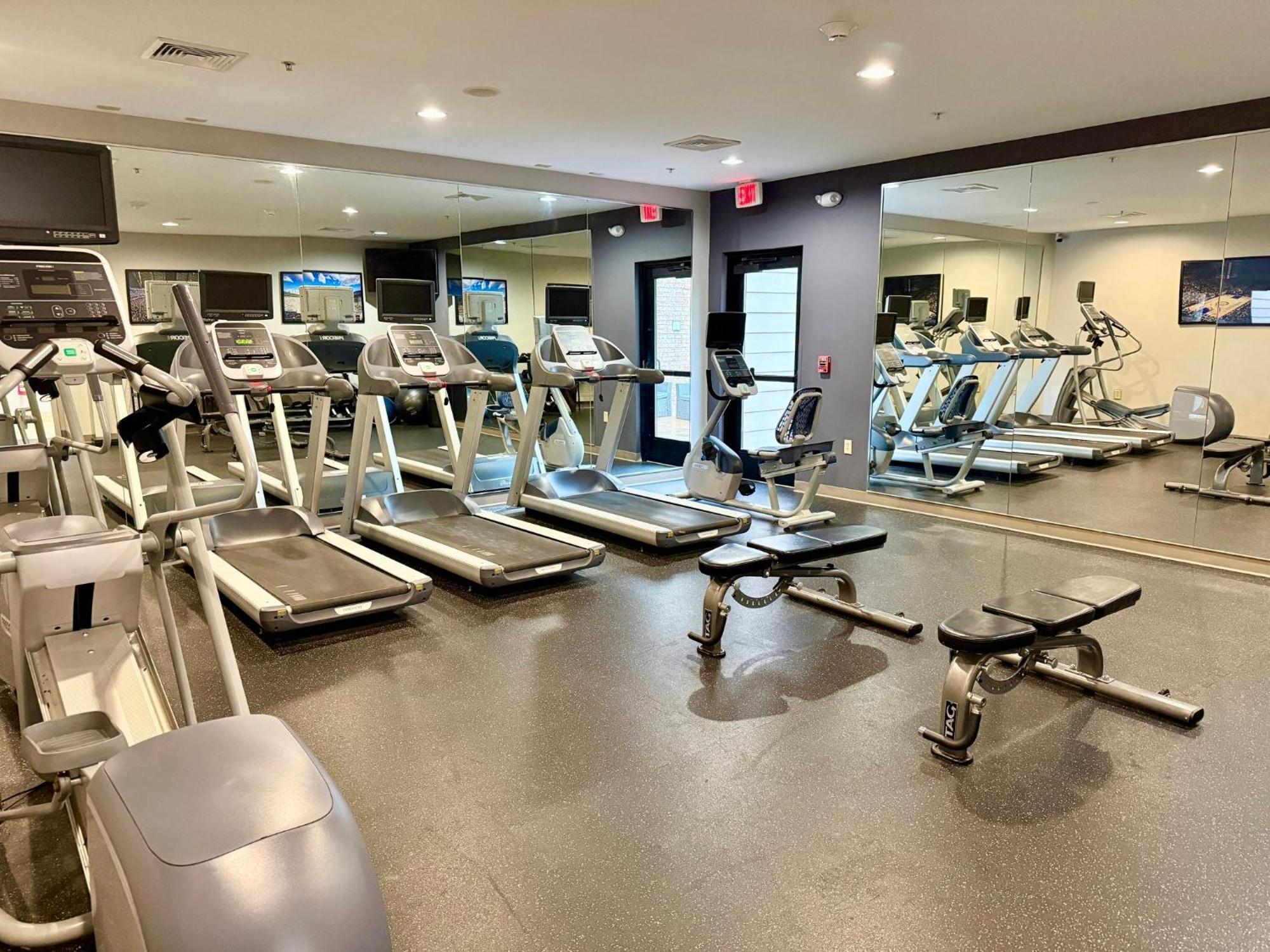 Staybridge Suites Milwaukee West-Oconomowoc By Ihg Extérieur photo