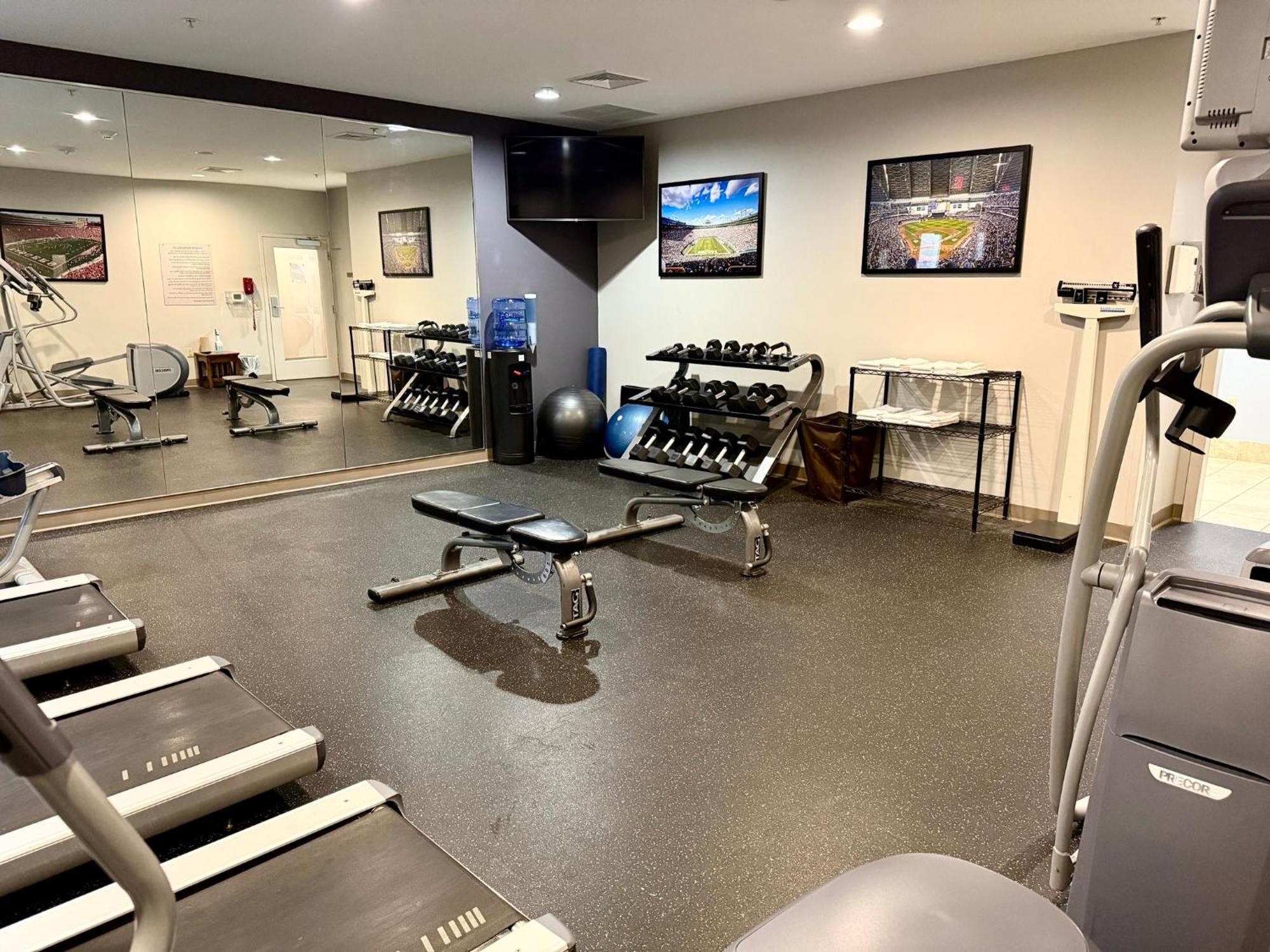 Staybridge Suites Milwaukee West-Oconomowoc By Ihg Extérieur photo