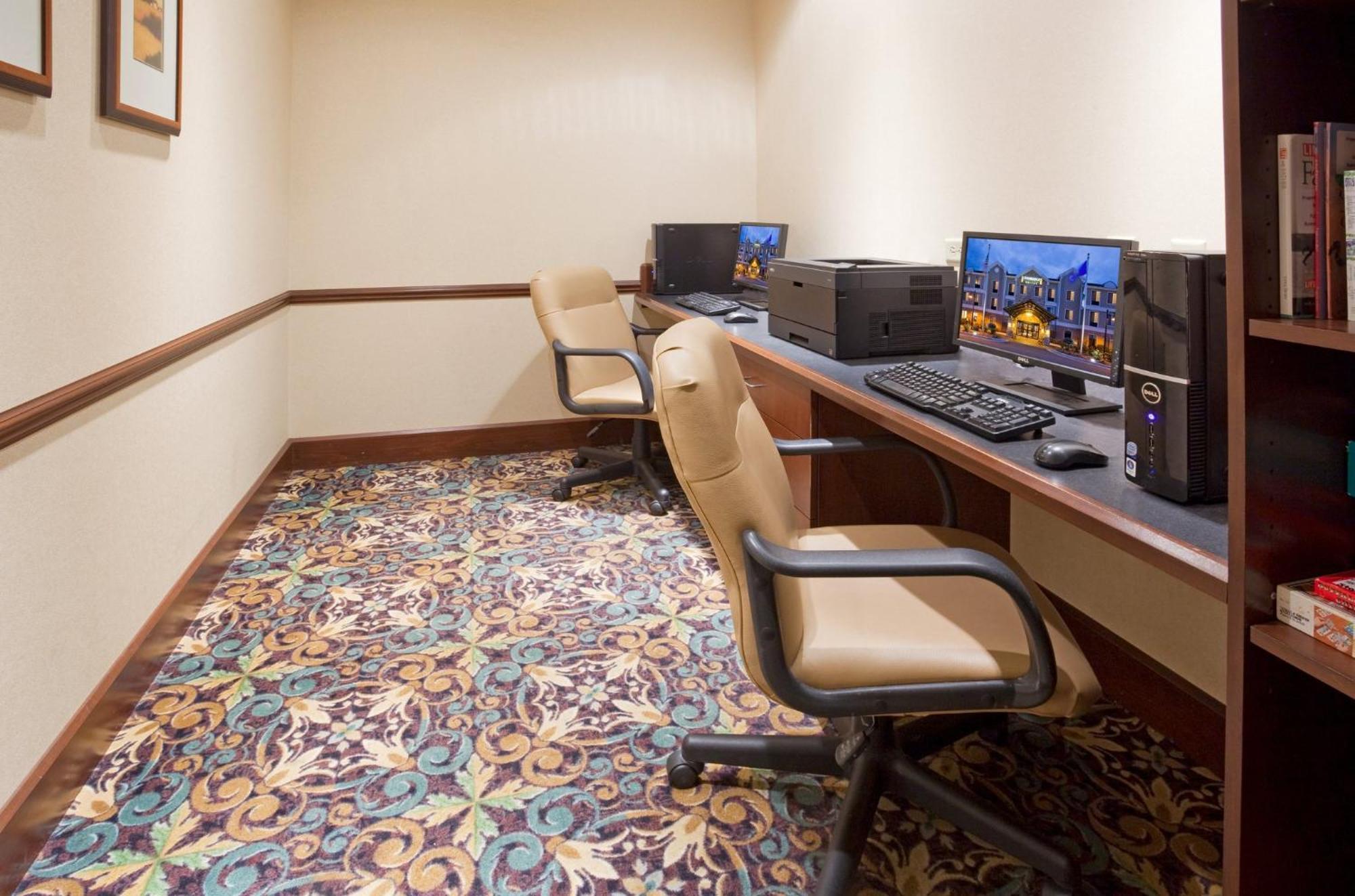 Staybridge Suites Milwaukee West-Oconomowoc By Ihg Extérieur photo